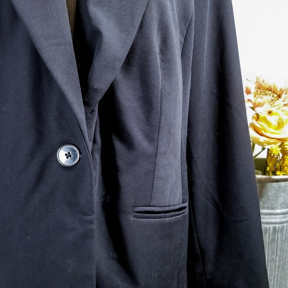 | liz clariborne | black 1-button blazer - Picture 2 of 5